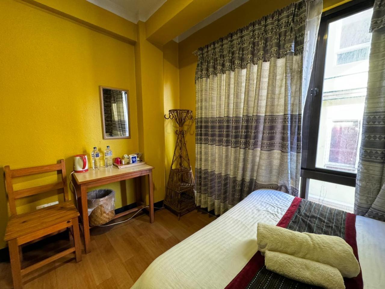 Looniva Guest House Lalitpur Habitación foto