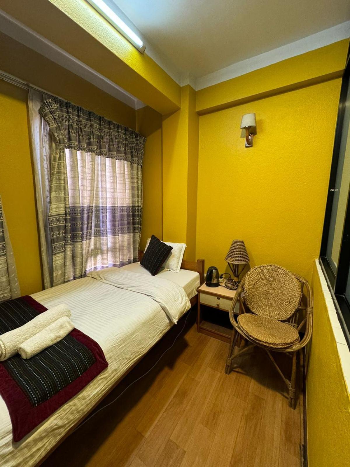 Looniva Guest House Lalitpur Habitación foto